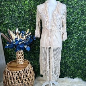 🎄Cream Lace ruffle neckline tassel duster nwt